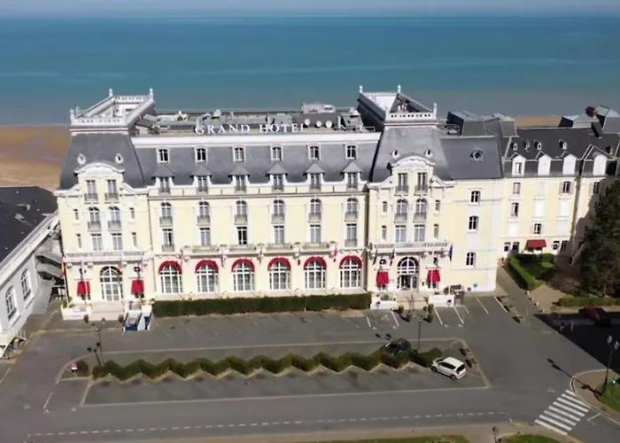 Cosy Dans Avec Piscine, Proche Du Centre Et De La Cabourg