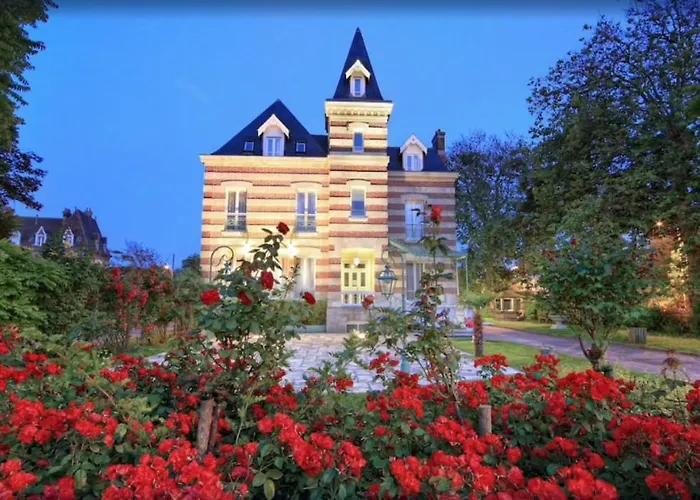 Cosy Dans Avec Piscine, Proche Du Centre Et De La * Cabourg
