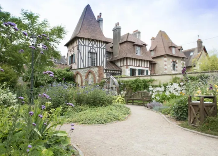 Apartment Cosy Dans Avec Piscine, Proche Du Centre Et De La Cabourg