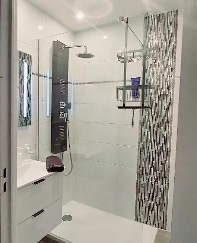 Cosy Dans Avec Piscine, Proche Du Centre Et De La Apartment