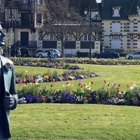 Cosy Dans Avec Piscine, Proche Du Centre Et De La Appartamento