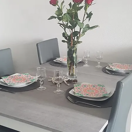 Cosy Dans Avec Piscine, Proche Du Centre Et De La * Cabourg