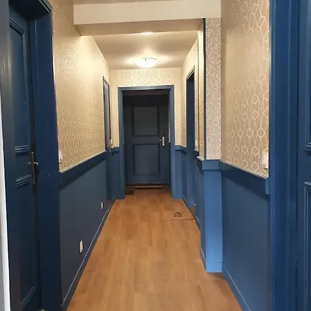 Cosy Dans Avec Piscine, Proche Du Centre Et De La Apartament *