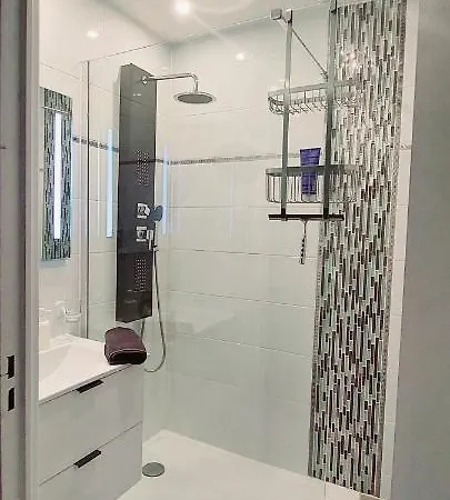 Cosy Dans Avec Piscine, Proche Du Centre Et De La Apartament